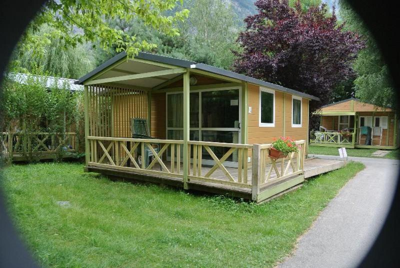 فندق Camping Le Colporteur Le Bourg-dʼOisans المظهر الخارجي الصورة