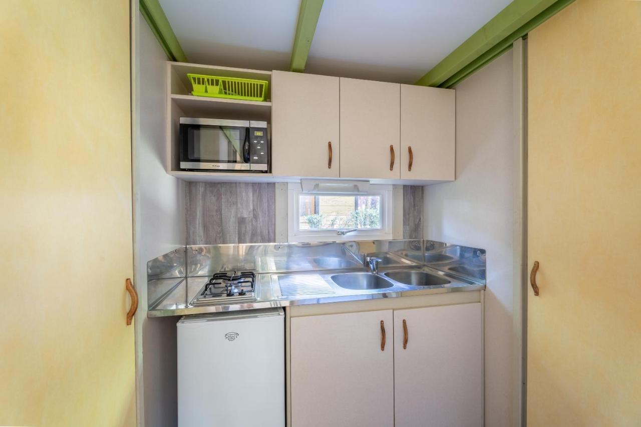 فندق Camping Le Colporteur Le Bourg-dʼOisans المظهر الخارجي الصورة
