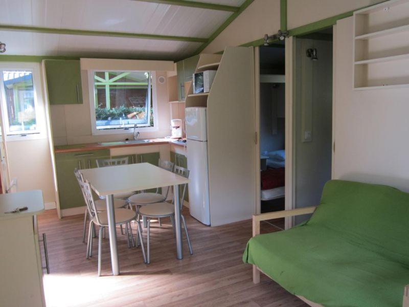فندق Camping Le Colporteur Le Bourg-dʼOisans المظهر الخارجي الصورة