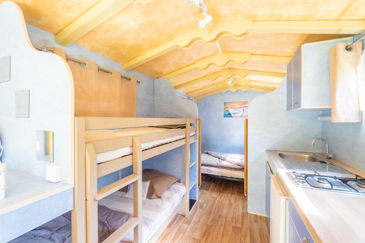 فندق Camping Le Colporteur Le Bourg-dʼOisans المظهر الخارجي الصورة
