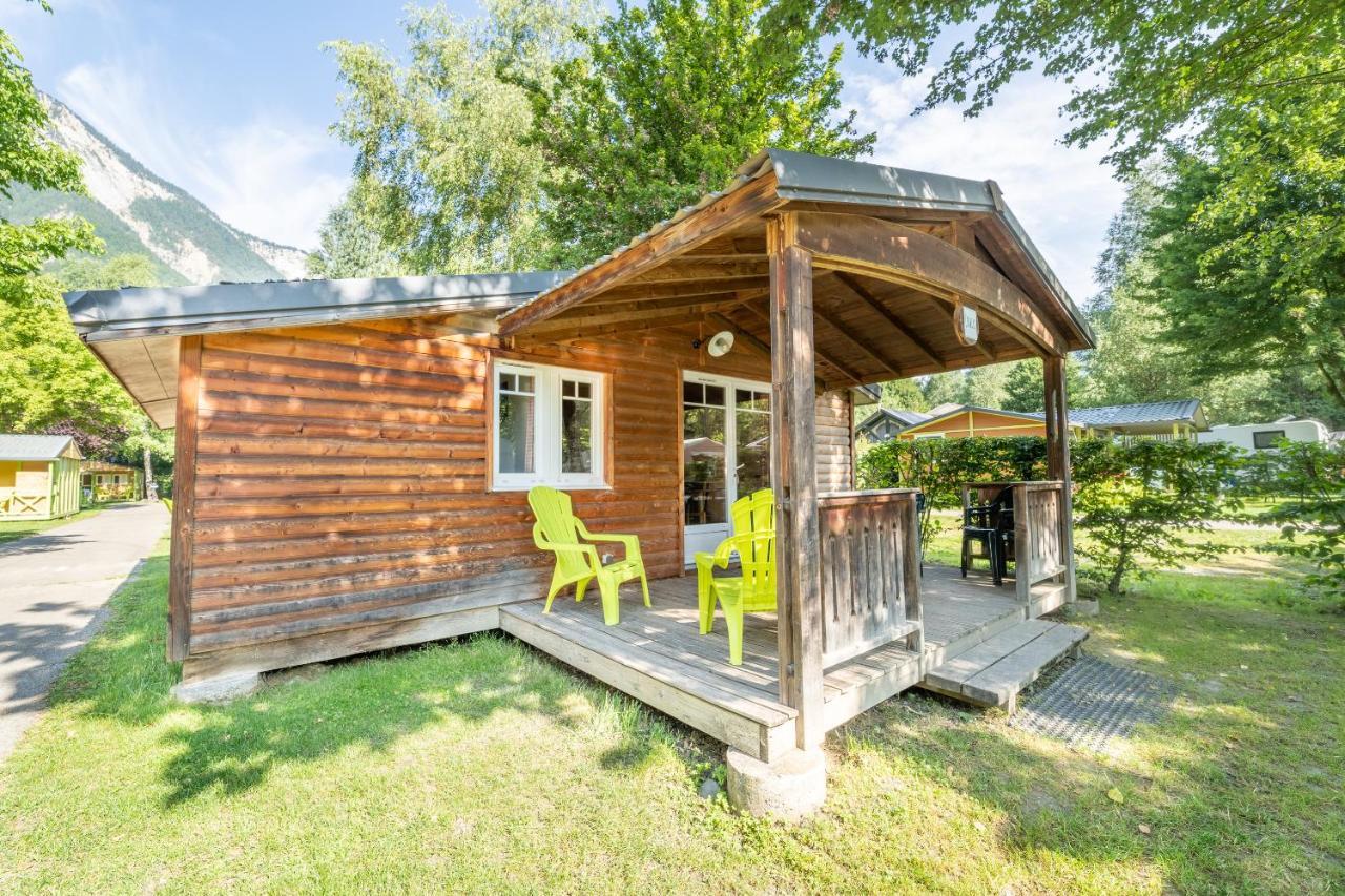 فندق Camping Le Colporteur Le Bourg-dʼOisans المظهر الخارجي الصورة