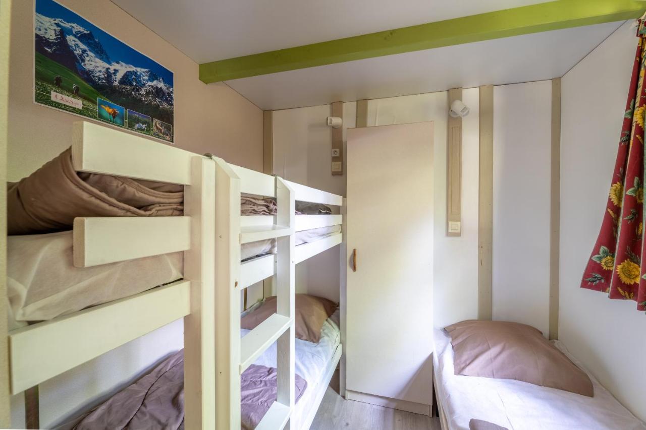 فندق Camping Le Colporteur Le Bourg-dʼOisans المظهر الخارجي الصورة