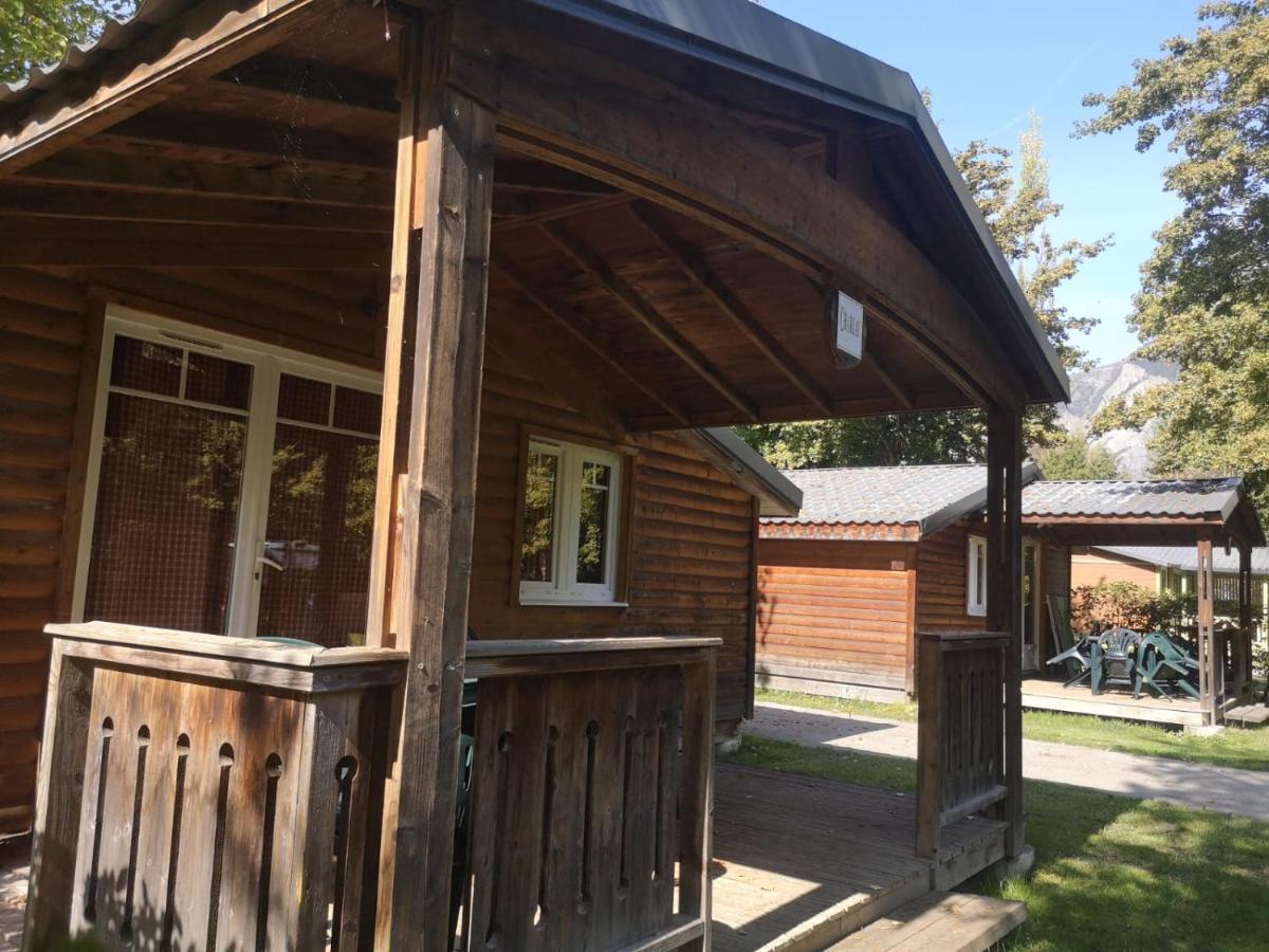 فندق Camping Le Colporteur Le Bourg-dʼOisans المظهر الخارجي الصورة
