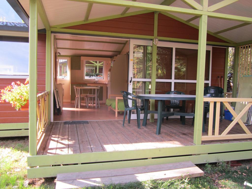 فندق Camping Le Colporteur Le Bourg-dʼOisans المظهر الخارجي الصورة