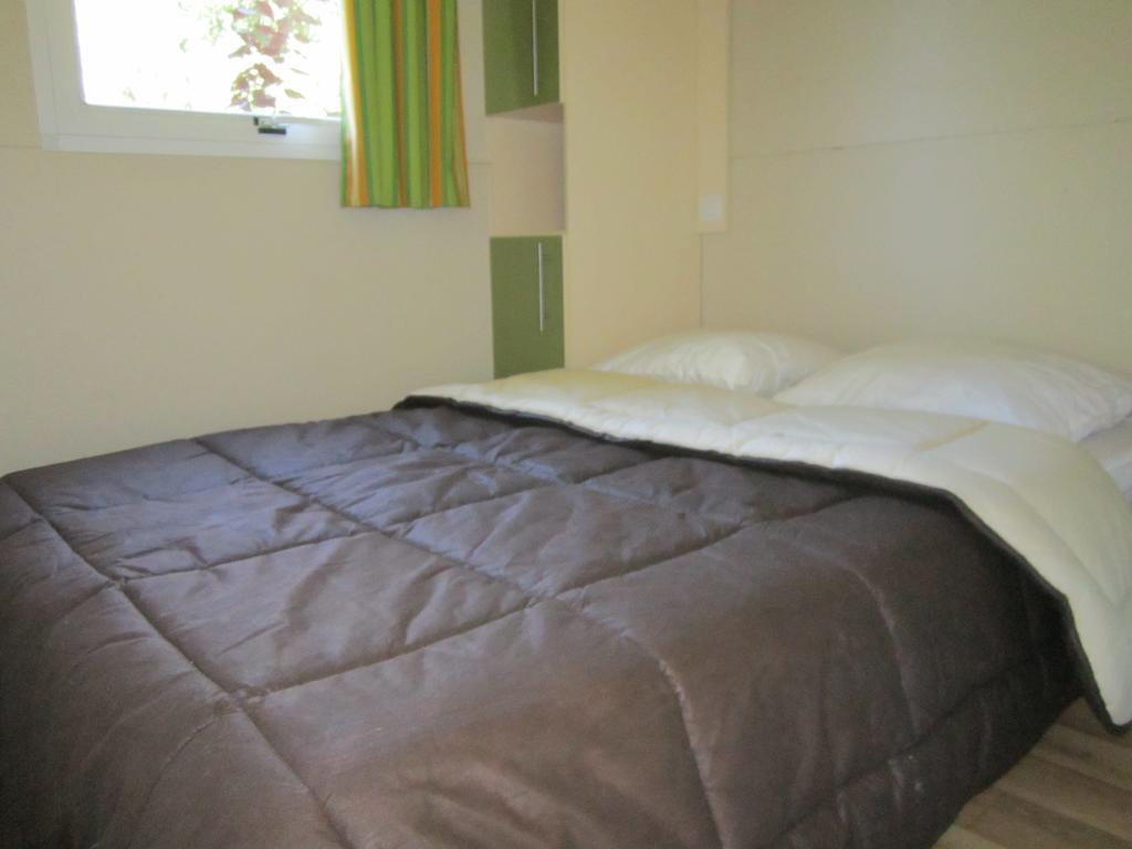 فندق Camping Le Colporteur Le Bourg-dʼOisans المظهر الخارجي الصورة