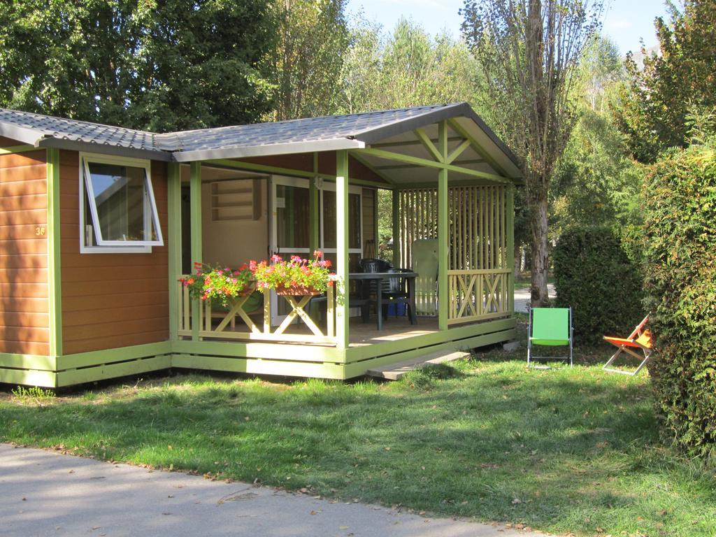 فندق Camping Le Colporteur Le Bourg-dʼOisans المظهر الخارجي الصورة