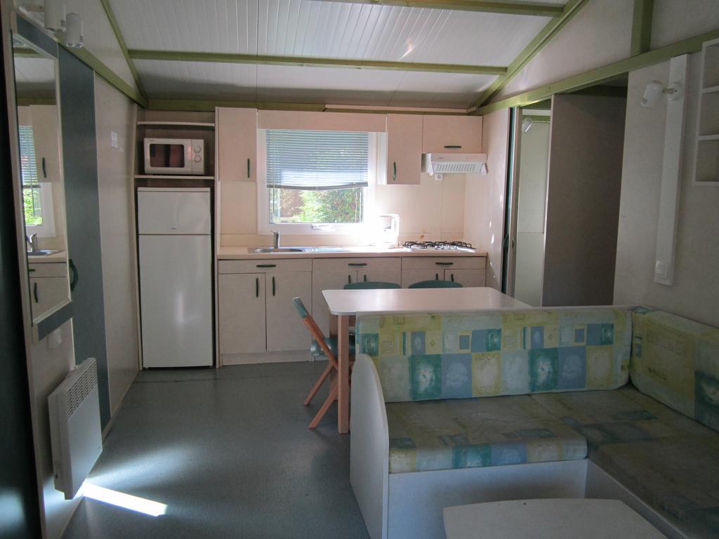 فندق Camping Le Colporteur Le Bourg-dʼOisans المظهر الخارجي الصورة