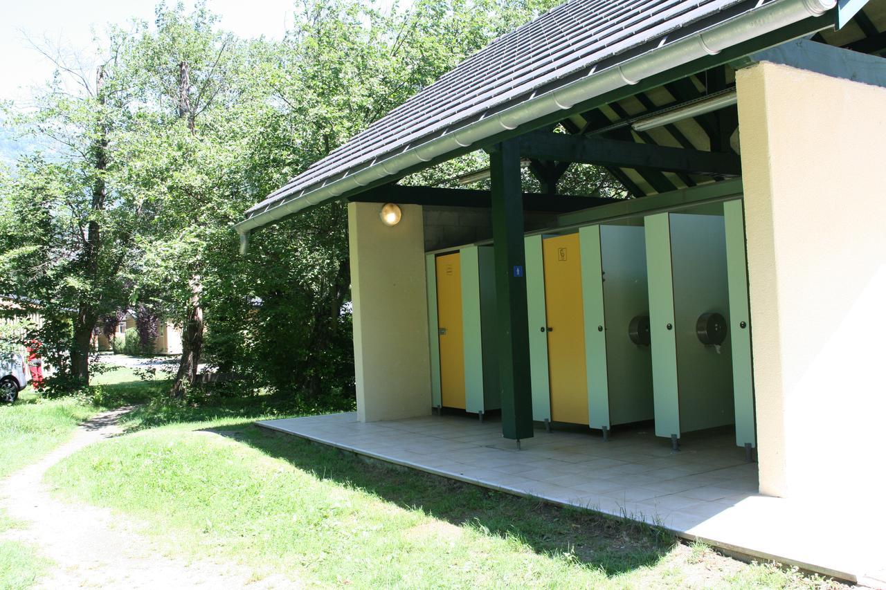 فندق Camping Le Colporteur Le Bourg-dʼOisans المظهر الخارجي الصورة